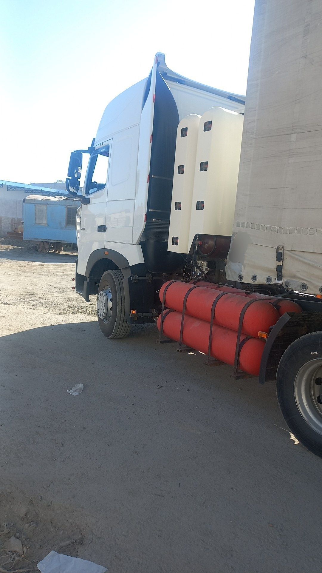 HOWO A7 + KRONE прицеп Сотилади
