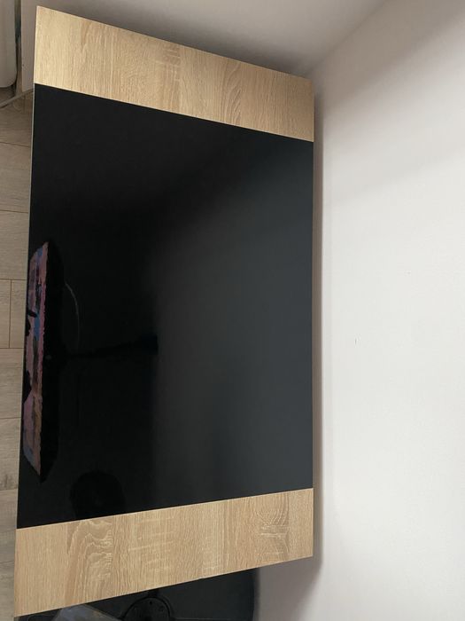 Măsuță pentru dormitor ca nouă !