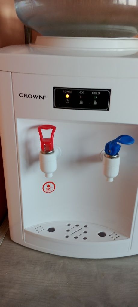 Диспесър за вода Crown