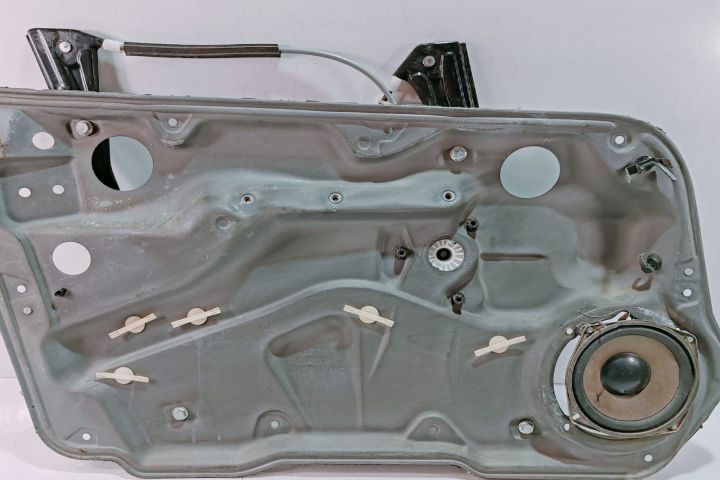 Macara geam  stanga fata 1J4837755E Volkswagen VW Golf a 4-a generati