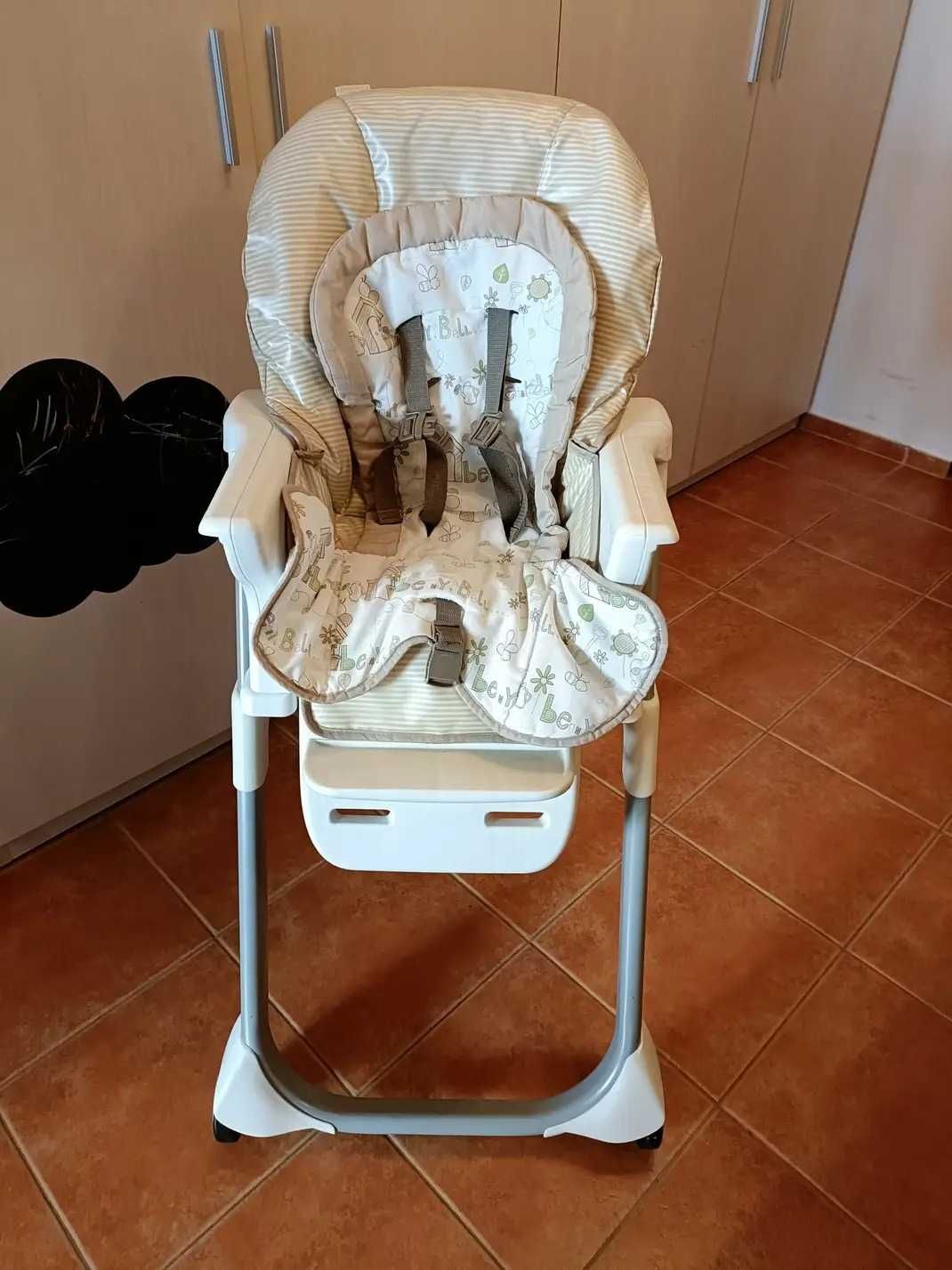 Scaun, masa bebeluș