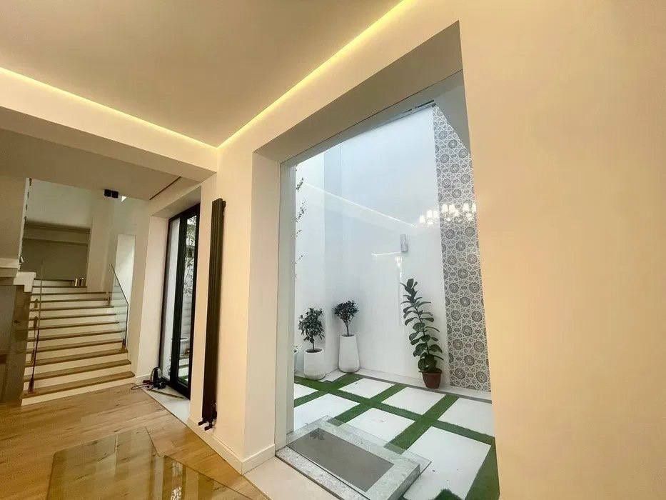 Продам евро на Циалковском 2 сотки 5 комнат 2 уровня