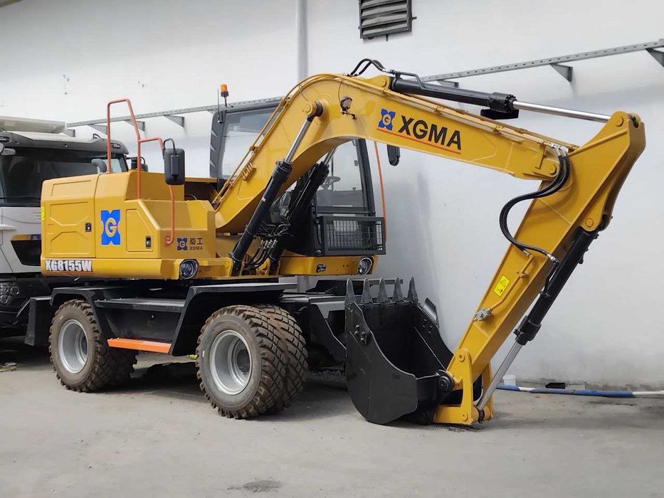 Ғилдиракли экскаватор XG8155W