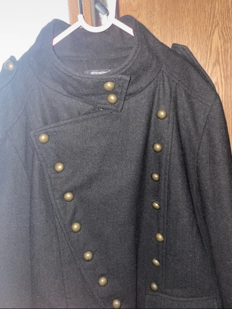 Jacheta neagra in stil militar