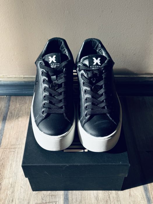 Richmond Оригинални Сникърси, продават се на Топ Цена от 89лв, Нови