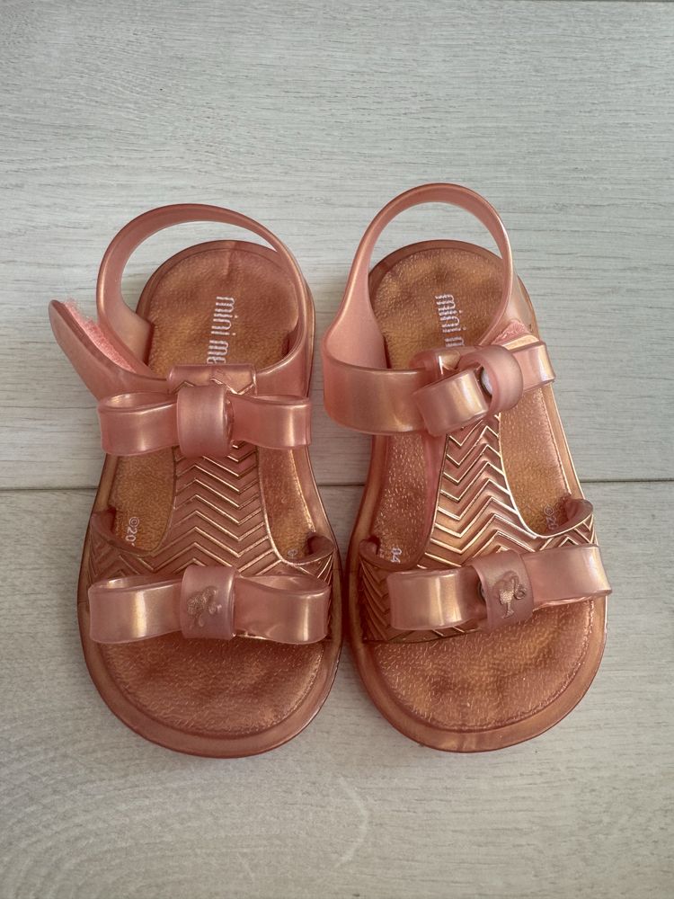 Детски сандалки Mini Melissa