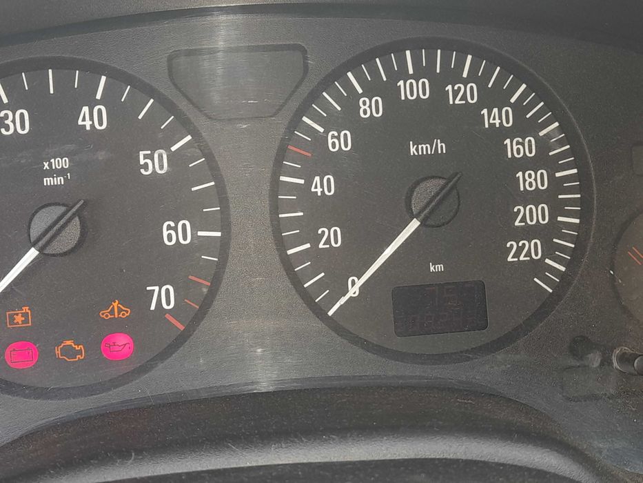 Vand autoturism Opel astra 1,6 benzina 2004