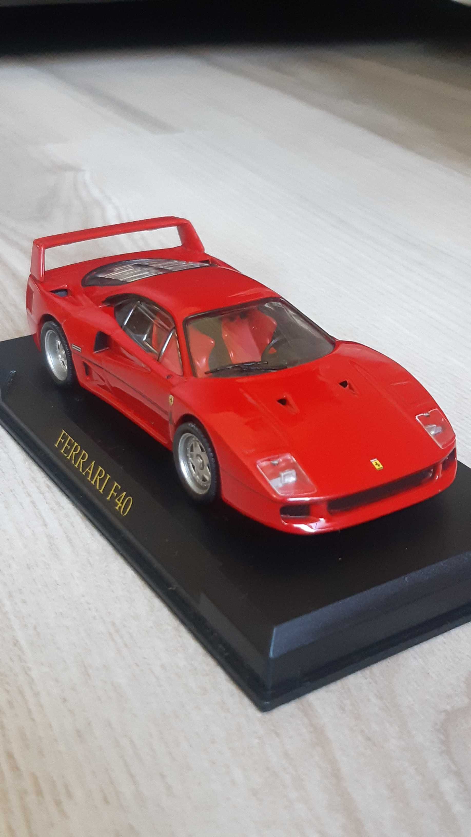 Vând machetă/mașinuță Ferrari F40 nouă