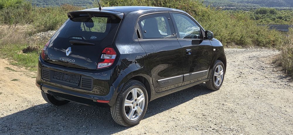 Renault Twingo - 2015 -klima - 4 usi - benzina 998 cm3  = 70cp