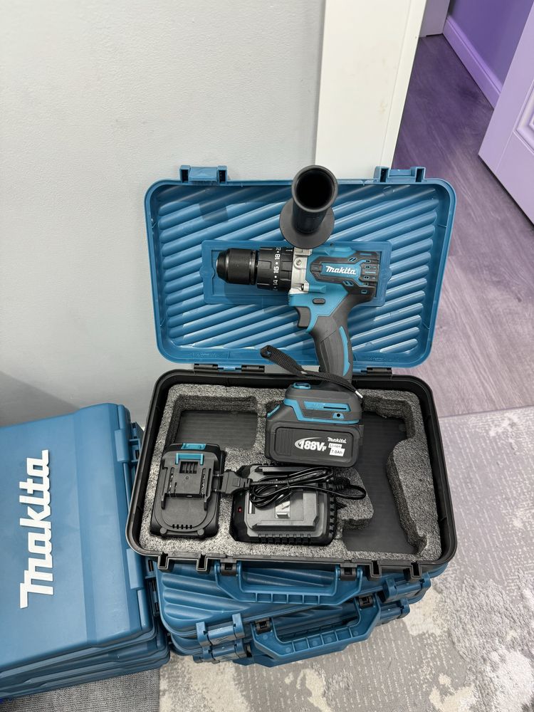 Шруповерты  Makita