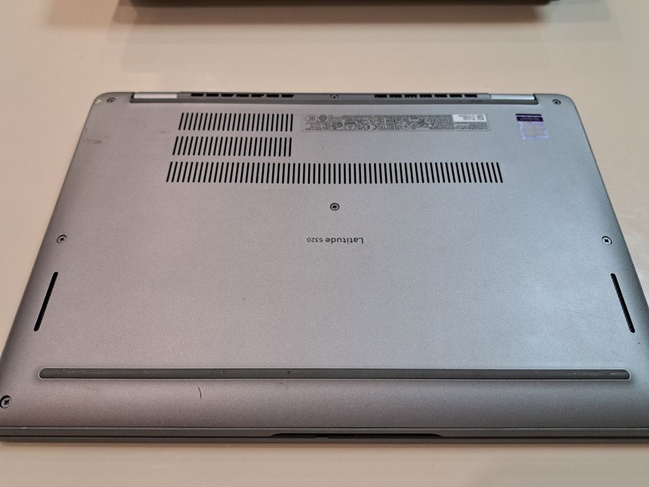Лаптоп Dell Latitude 14'' 5320