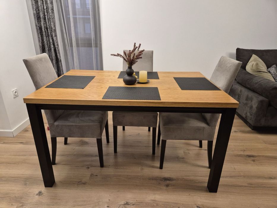 Трапезна маса с 4 трапезни стола