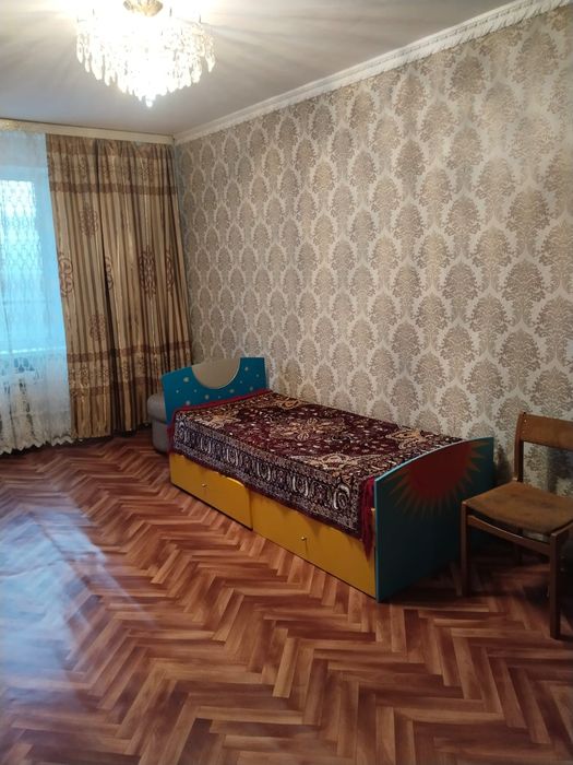Продам 3-х комнатную квартиру на 4этаже теплая, сухая с мебелью.