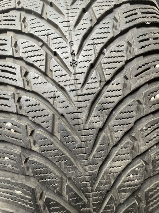 Anvelove iarna nokian 235/60/r18