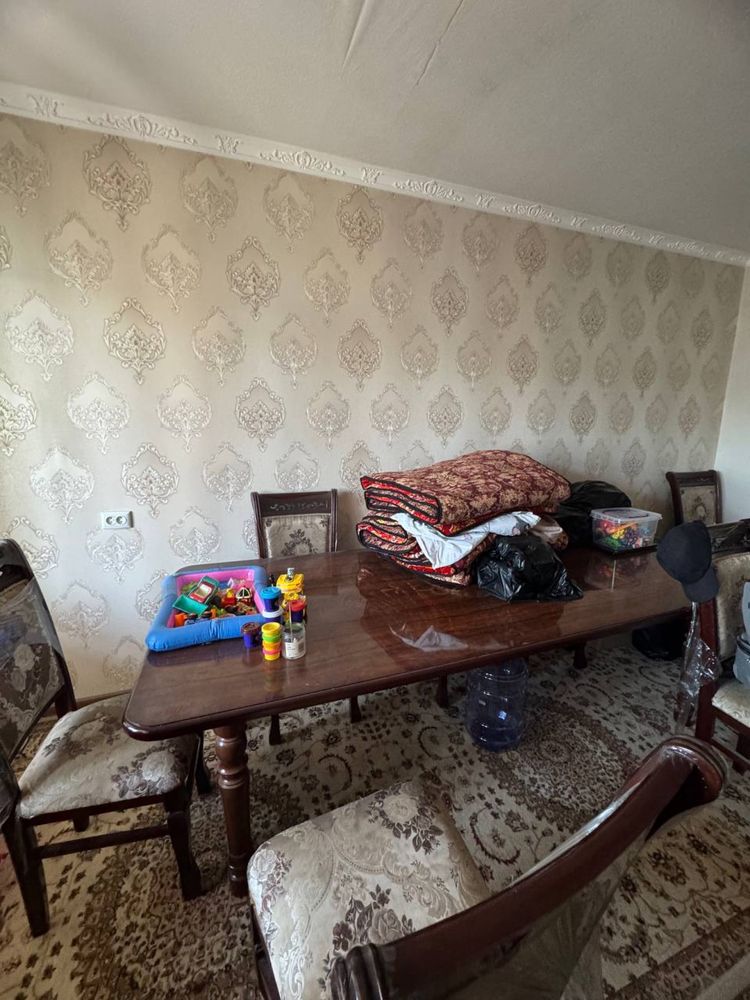 Продаётся стол в хорошем состоянии.