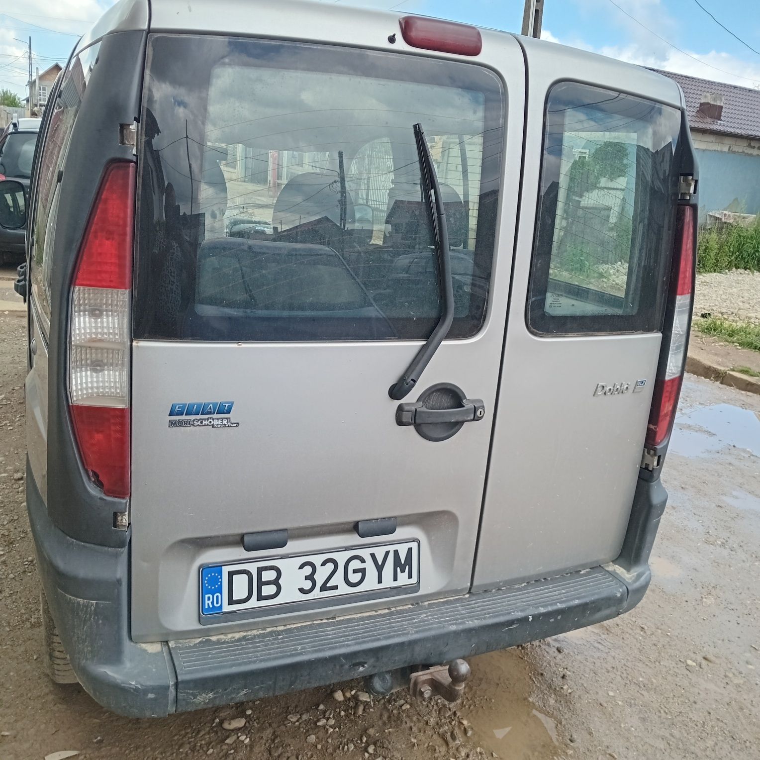 Vand sau schimb cu t4 carosat