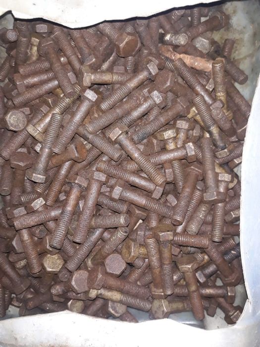 Продаются болт гайка 19,17