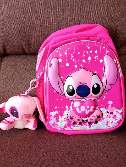 Rucsac Stitch cu 2 compartimente, dimensiune de 22*29 cm plus figurina