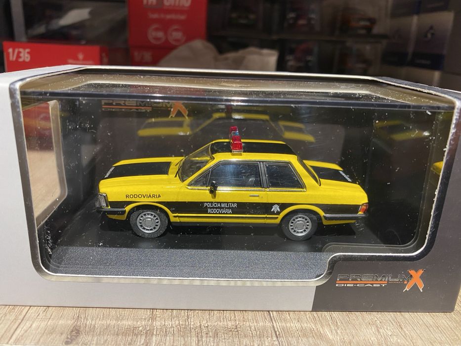 PREMIUM X FORD DEL REY 1982 machetă auto scara 1:43
