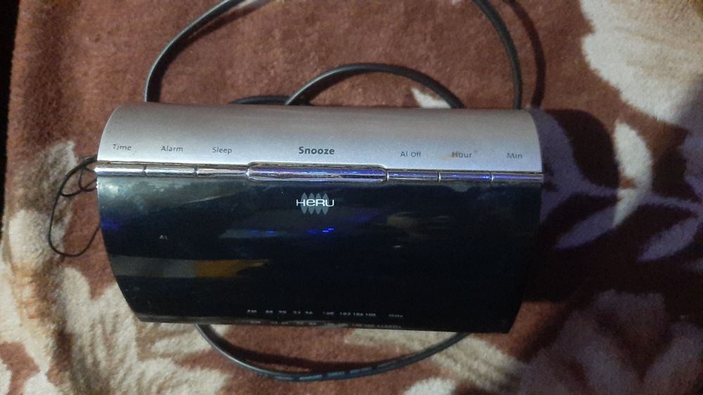 Vând Radio heru cu ceas și cu alarmă în stare bună