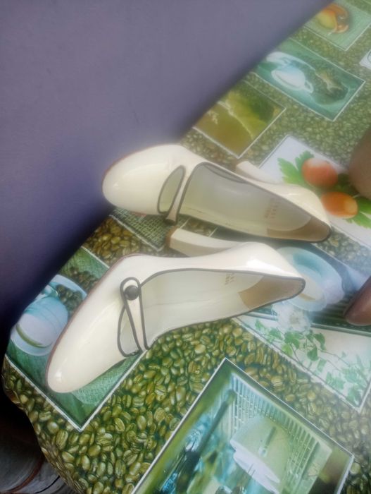 Pantofii de vânzare originali la cele mai mici preturi LUXURY