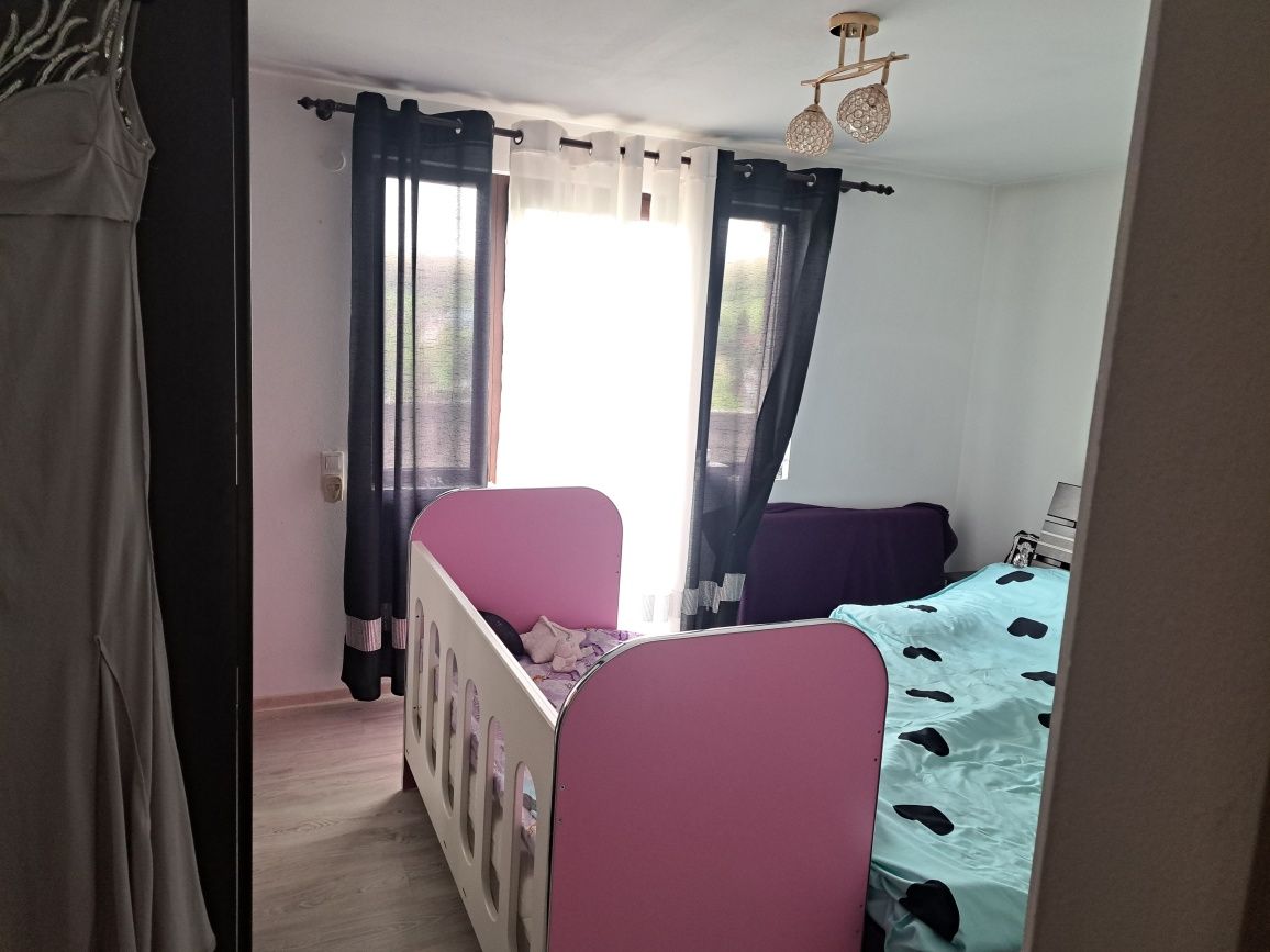 Casa de vanzare Valea Castailor, la asfalt cu 1000mp teren