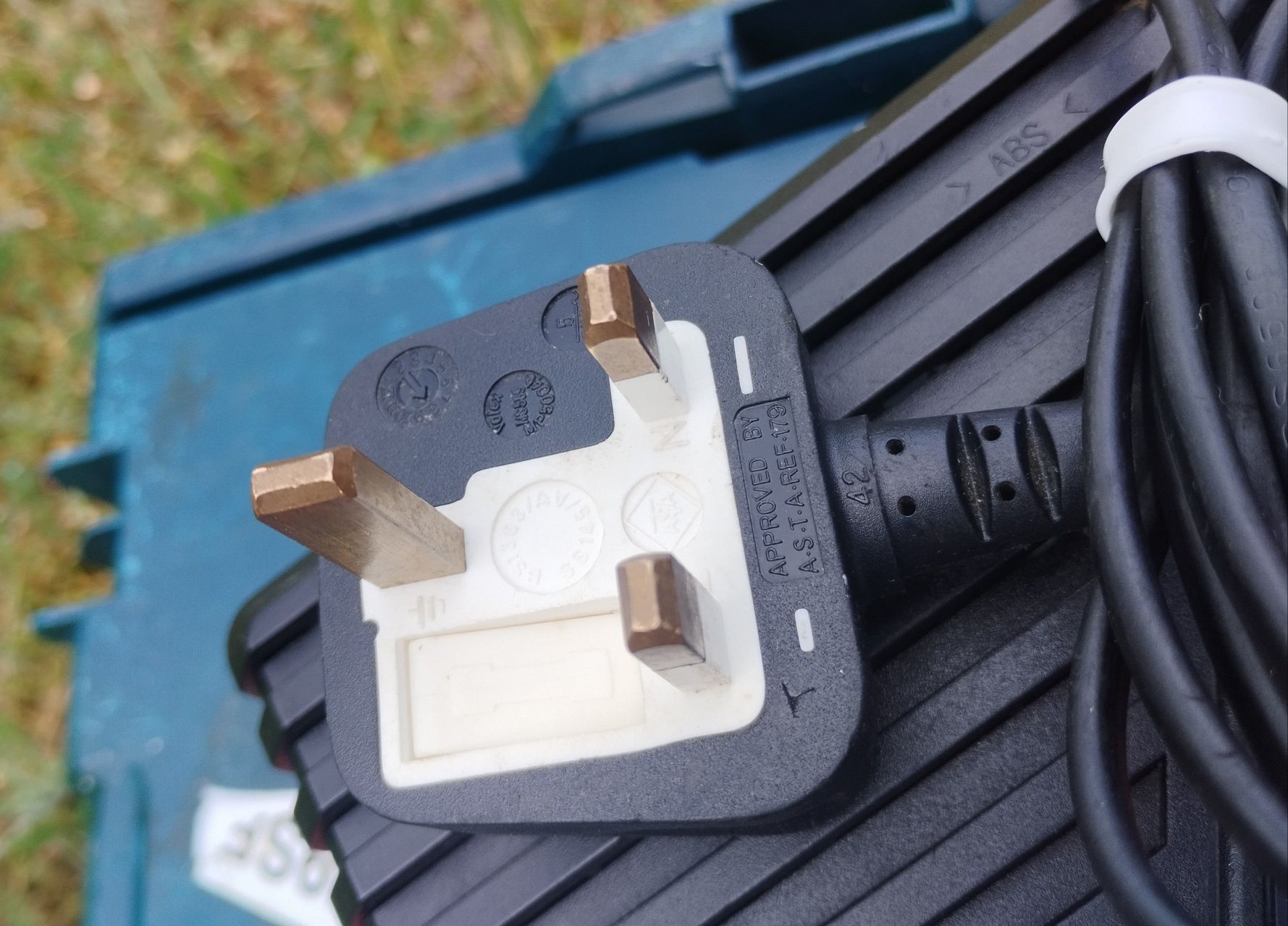 Професионален Перфоратор BoschHammer 24v SDS (Синята Версия)