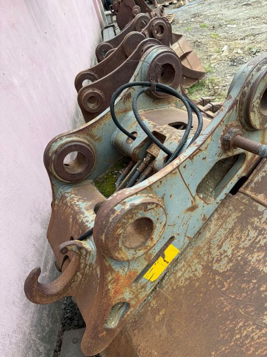 Cupa taluz, cupa săpat, cupla prindere rapida excavator,Volvo,Cat, JCB