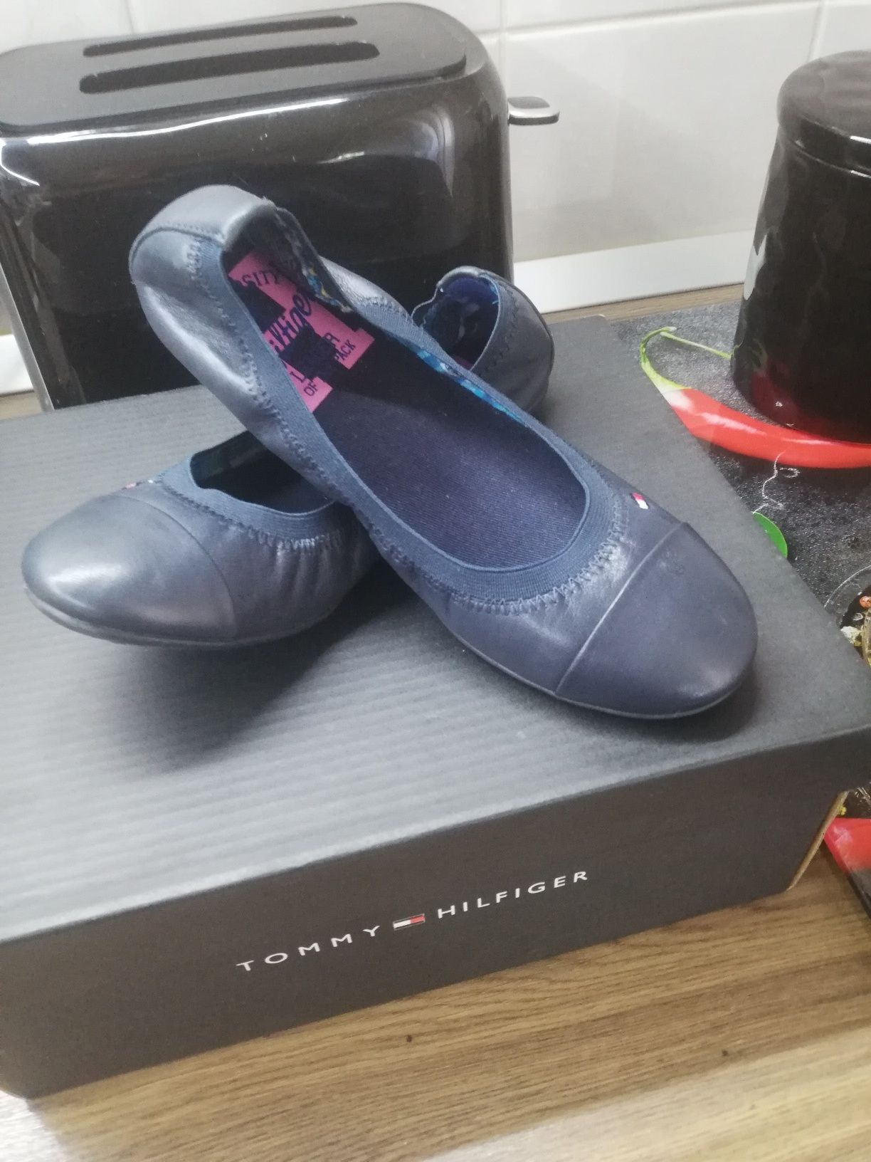 Balerini Tommy Hilfiger din piele au 20-21 cm in interior