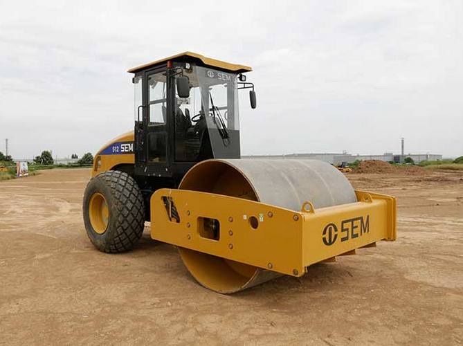 Грунтовый каток Caterpillar SEM 512- 12 тонна