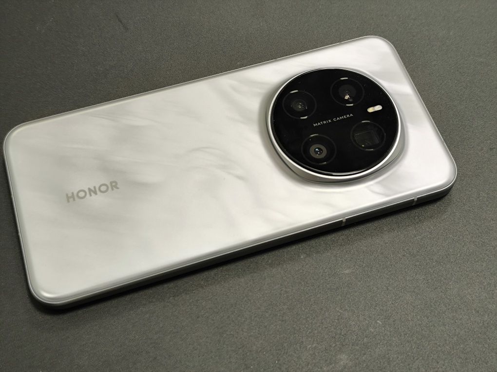 Като нов Honor Magic 7 Pro 5G  12 GB RAM 512 GB Гаранция