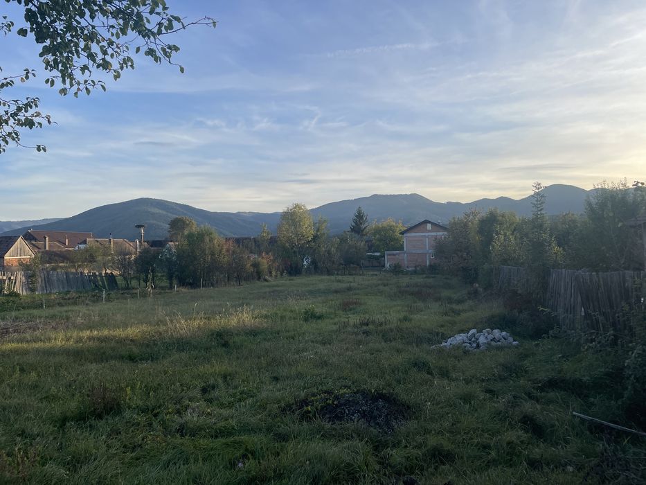 Teren intravilan 1400 mp.Zona||Săcel