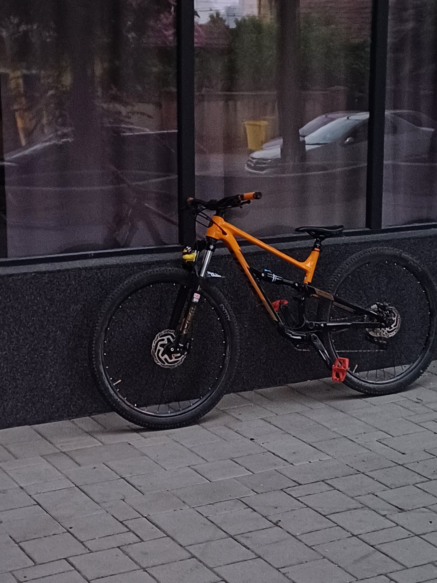 Vând Bicicleta Polygon Siskiu D6 Orange 29" GARANTIE 2 ANI