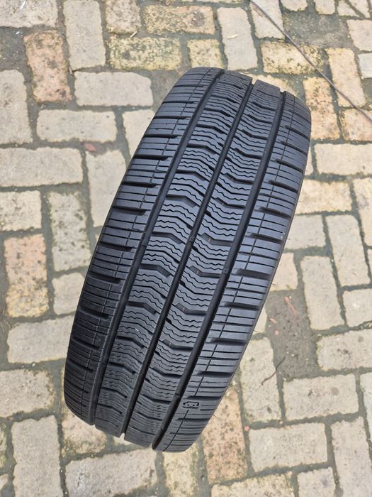 O bucată 225/70 R15C M+S iarnă - una Semperit Sailun Kumho
