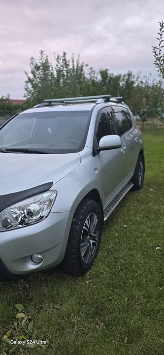 Toyota RAV4 Luxury 2.2 D-4D 4x4 – întreținut exemplar, multe piese noi