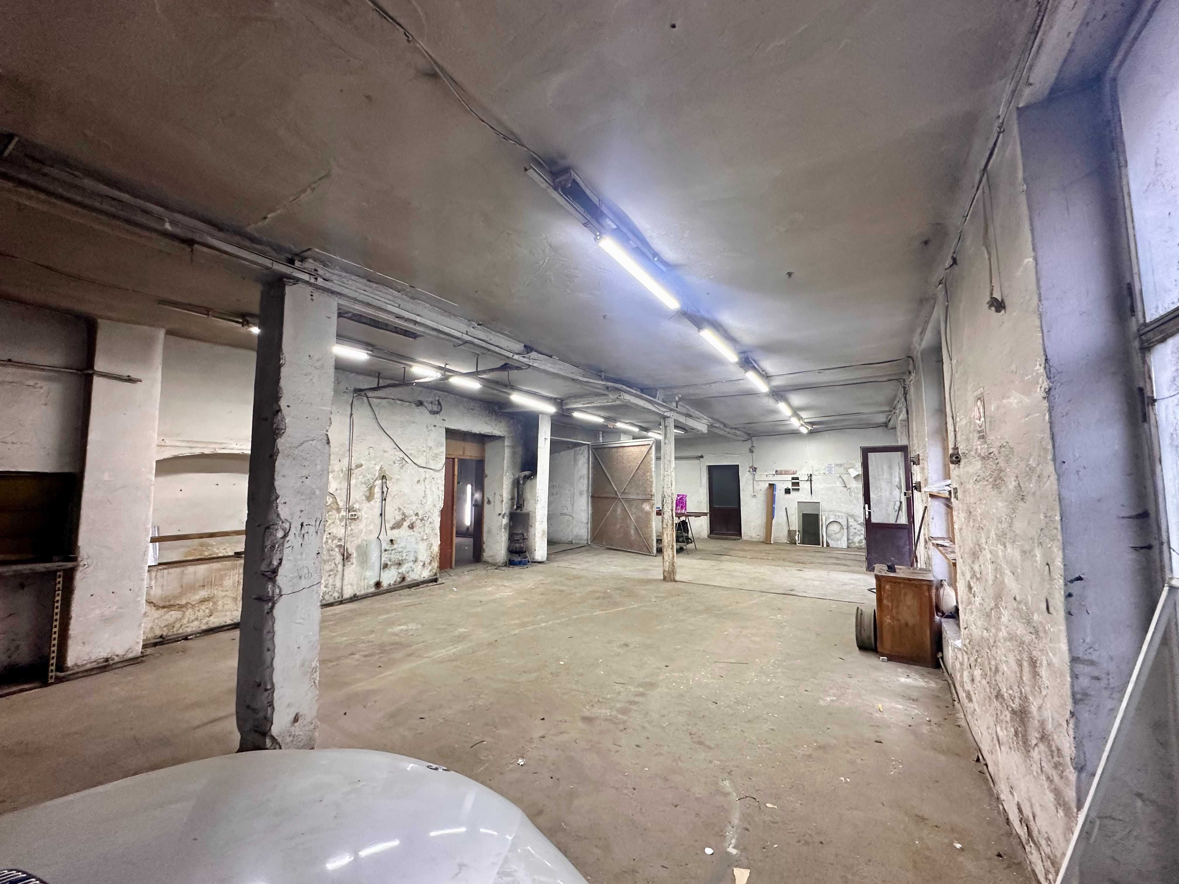 Spatiu pentru atelier sau depozitare de inchiriat.