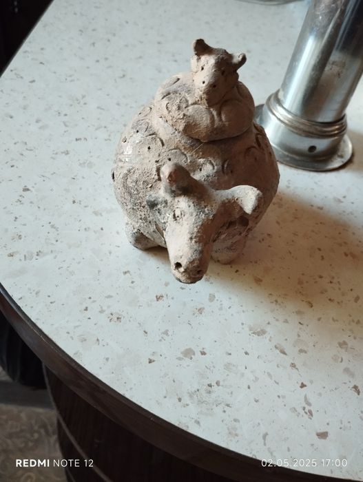 Старые горшочки.