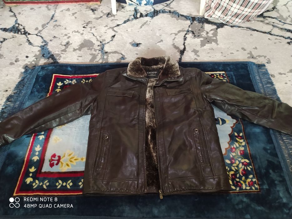 Кожаный куртки размер 52