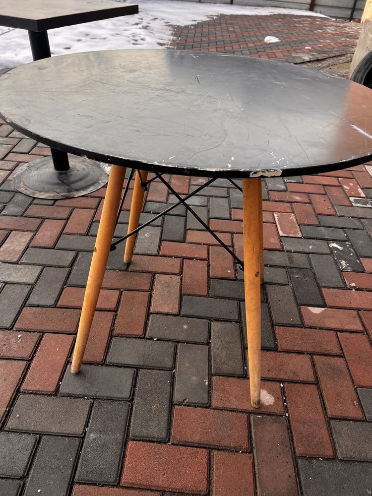 Продам стол деревяный