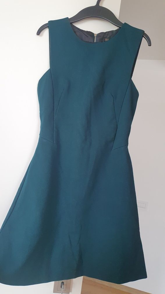 Vand 3 rochii Zara mărime XS -S