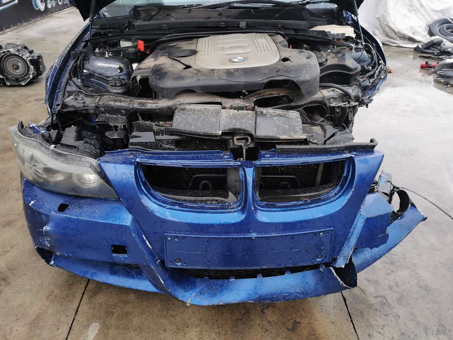 Dezmembrez bmw seria 3 e90 330 D m-pachet/bara spate e90 M /stop e90