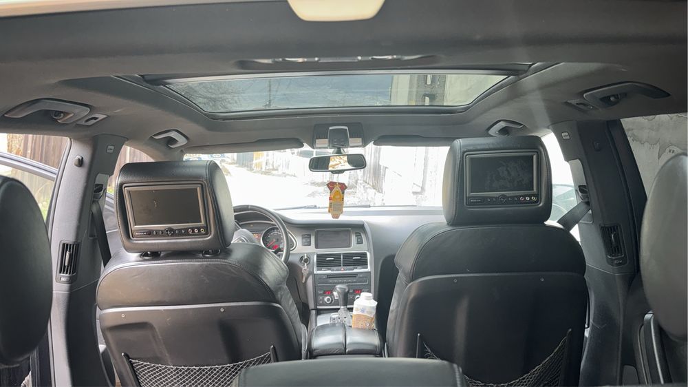 Vand sau Schimb Audi Q7