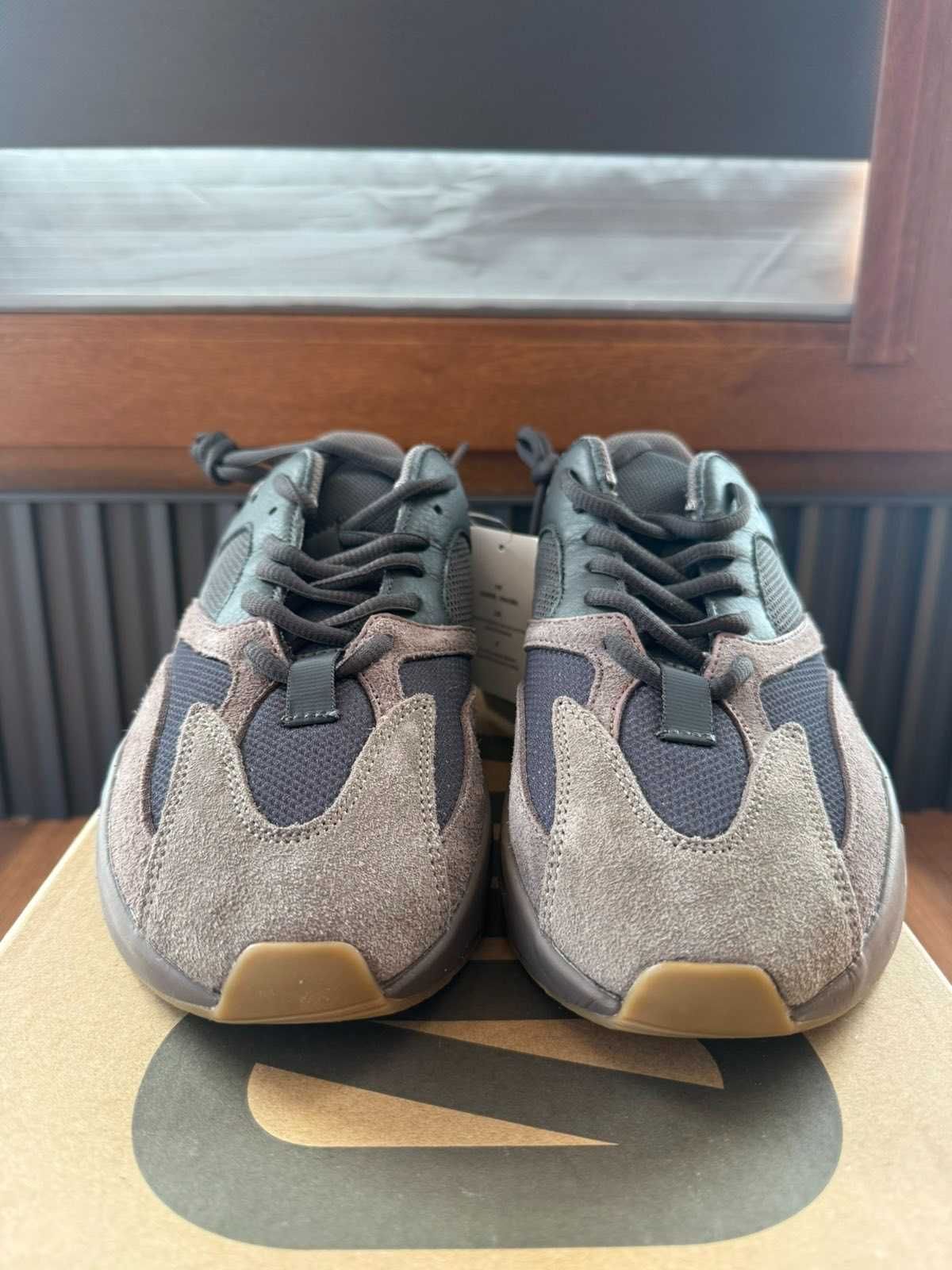 Yeezy 700 Mauve Grey 40