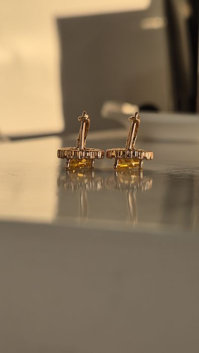 Cercei cu piatra galbena