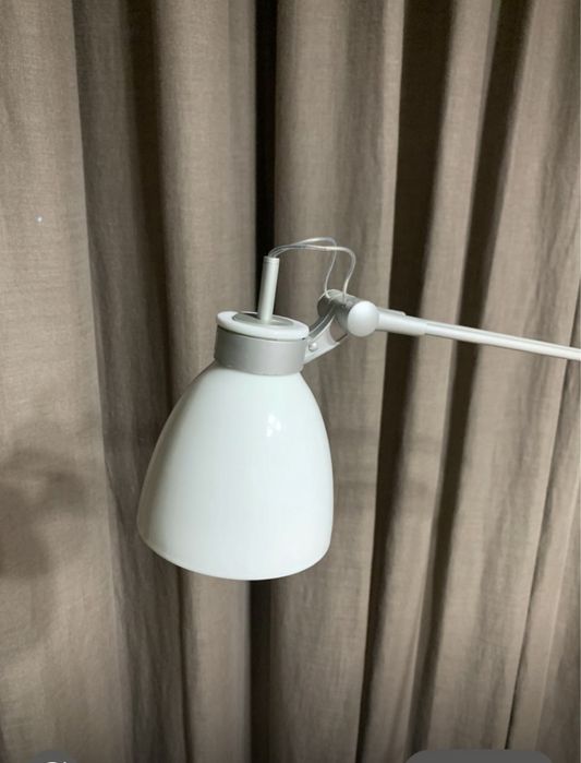 Продам напольную лампу 180 см