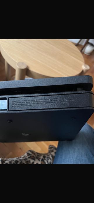 Playstation 4 slim
