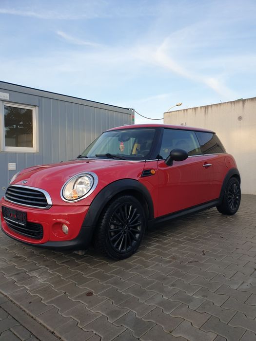 Vând Mini one cu multe piese noi