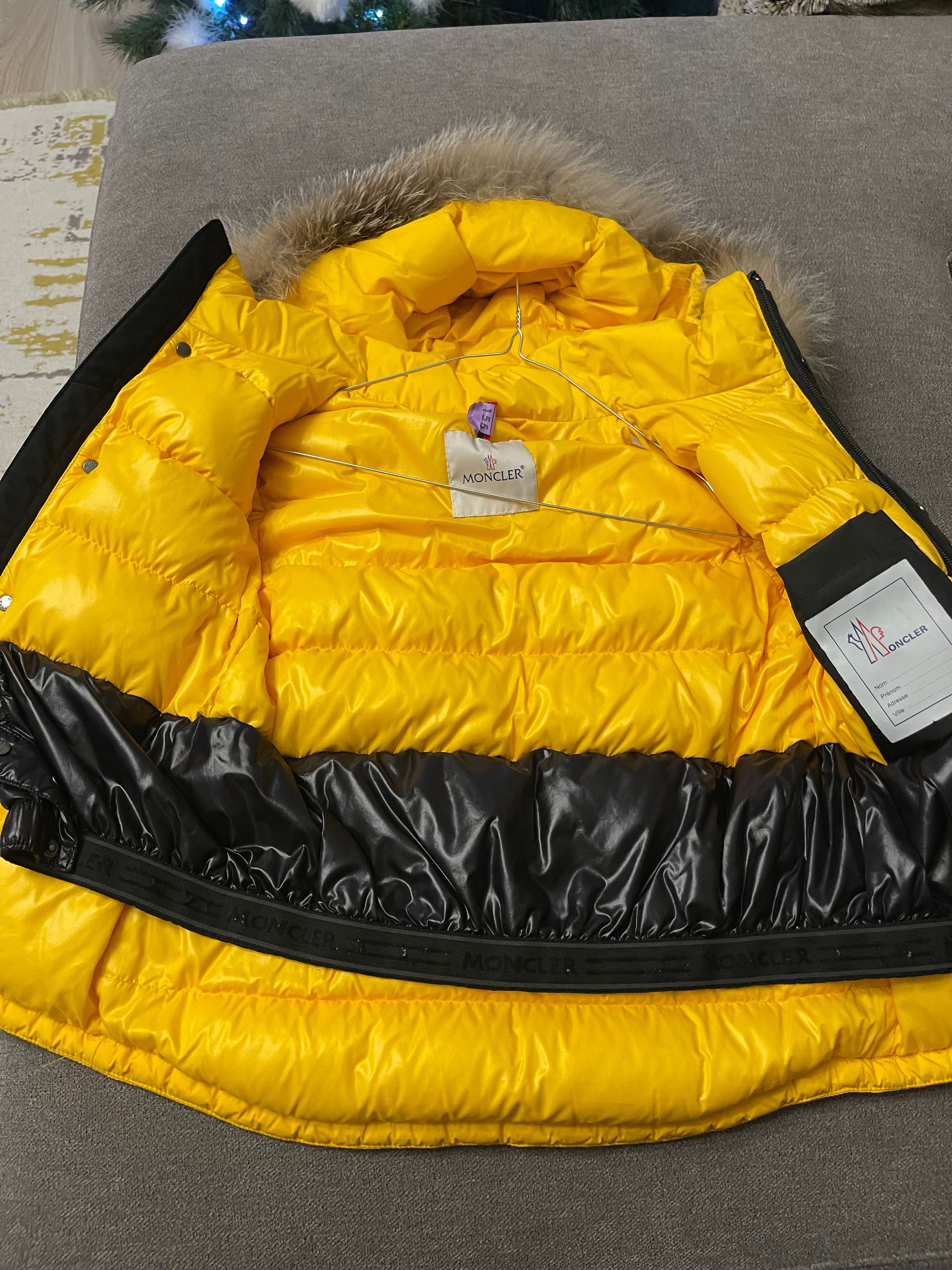 De vânzare geaca moncler