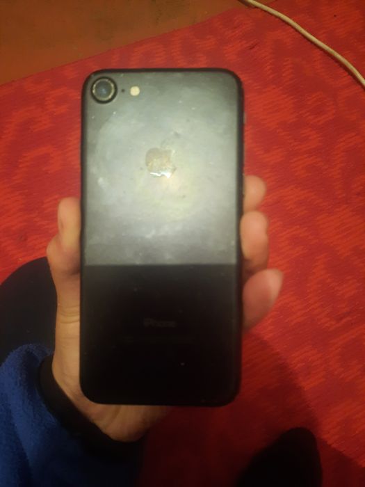 Продам айфон на запчасти