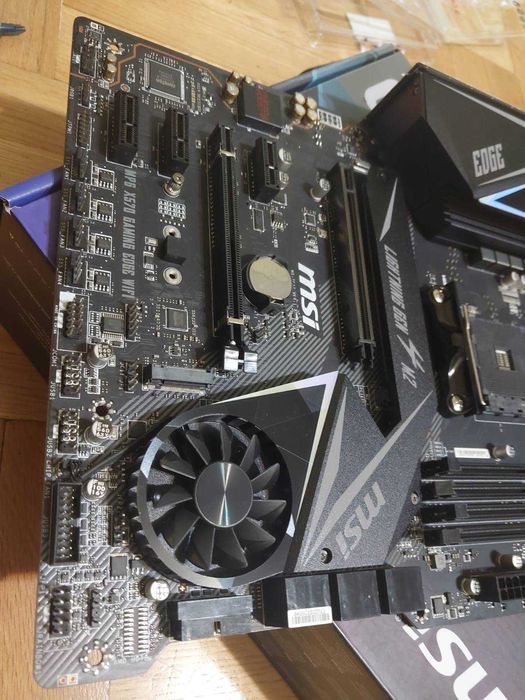 AMD Ryzen 9 5900X + MSI X570 Gaming Edge Wi-Fi